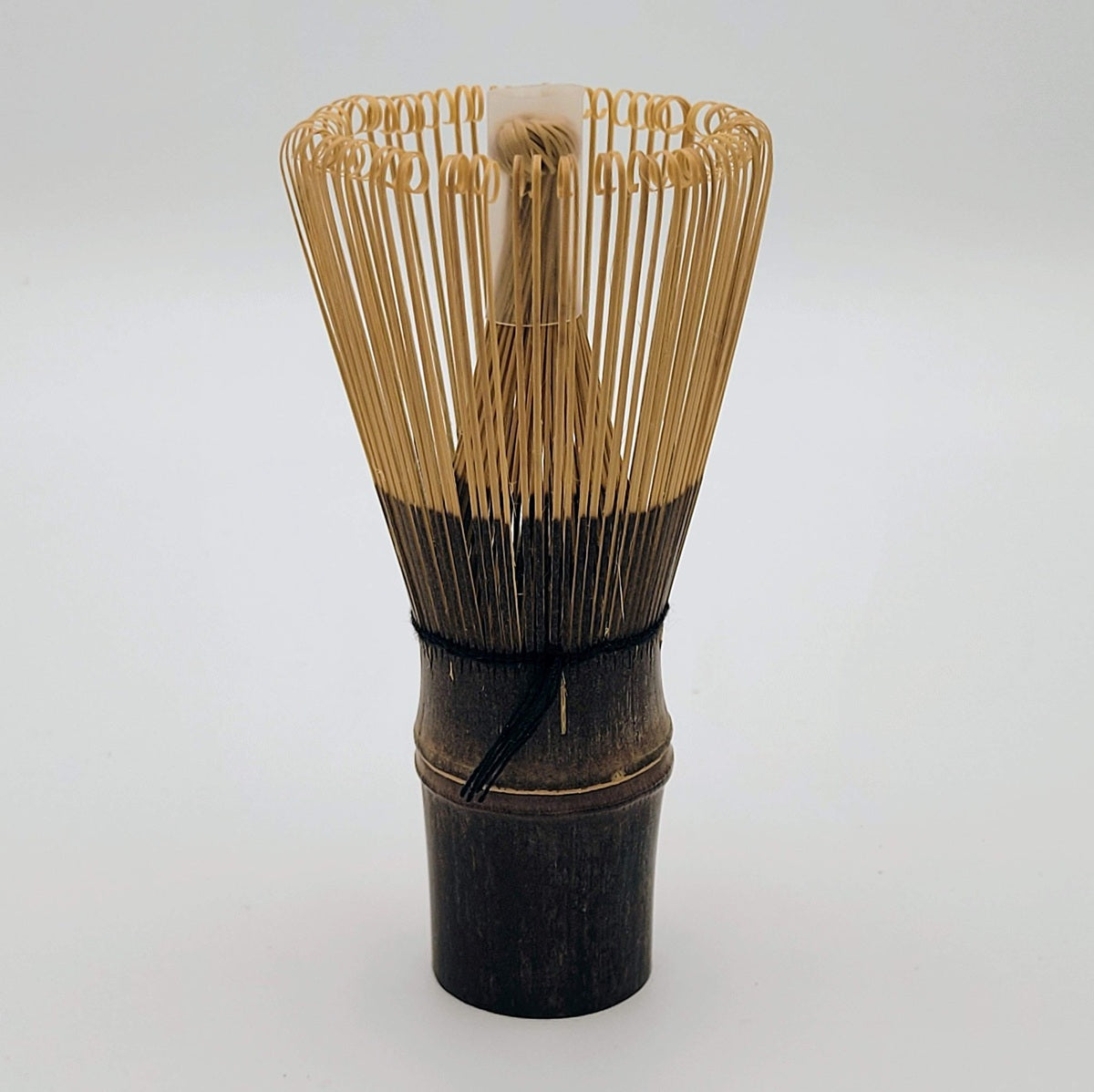 Ensemble à matcha batteur fouet en bambou noir sculpté à la main (100 dents) 百本立
